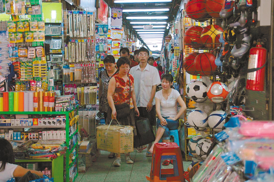 中港玩具批发广场与万福精品广场 玩具销售双雄